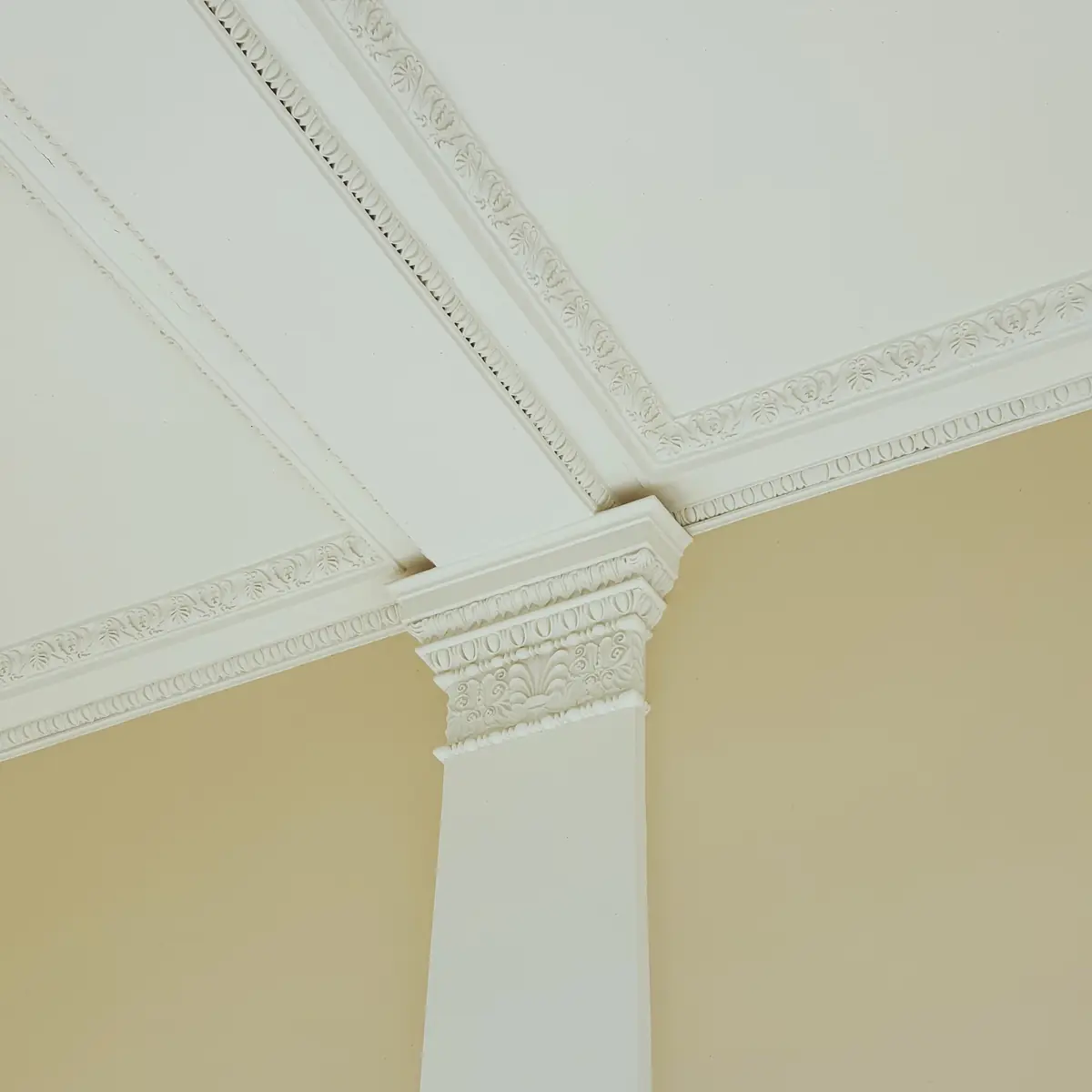 Plain coving in a clean corner