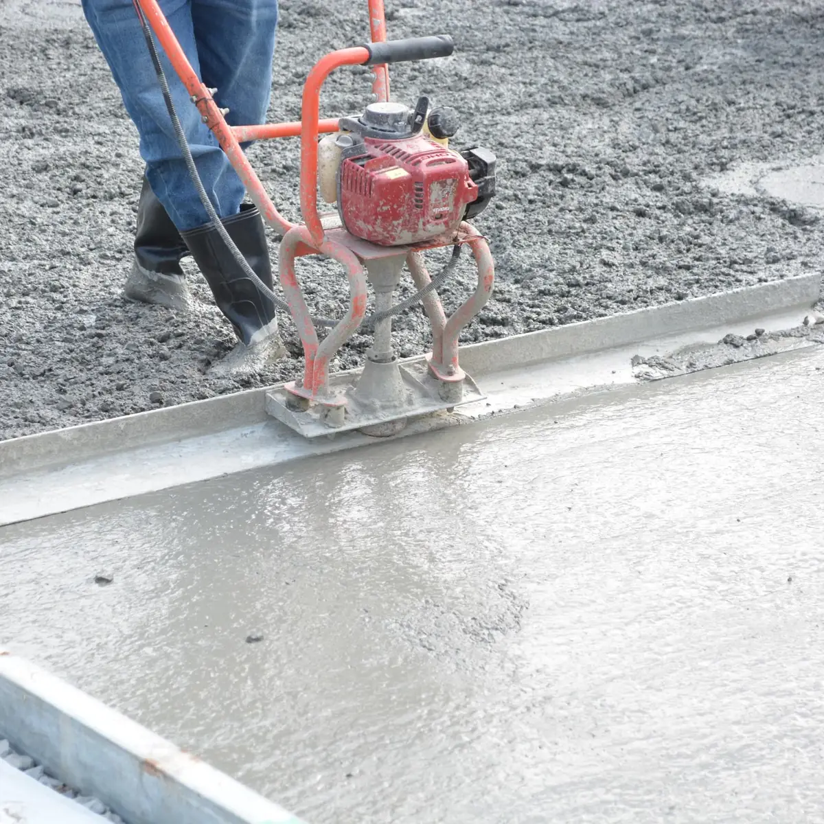 Power float finishing a slab
